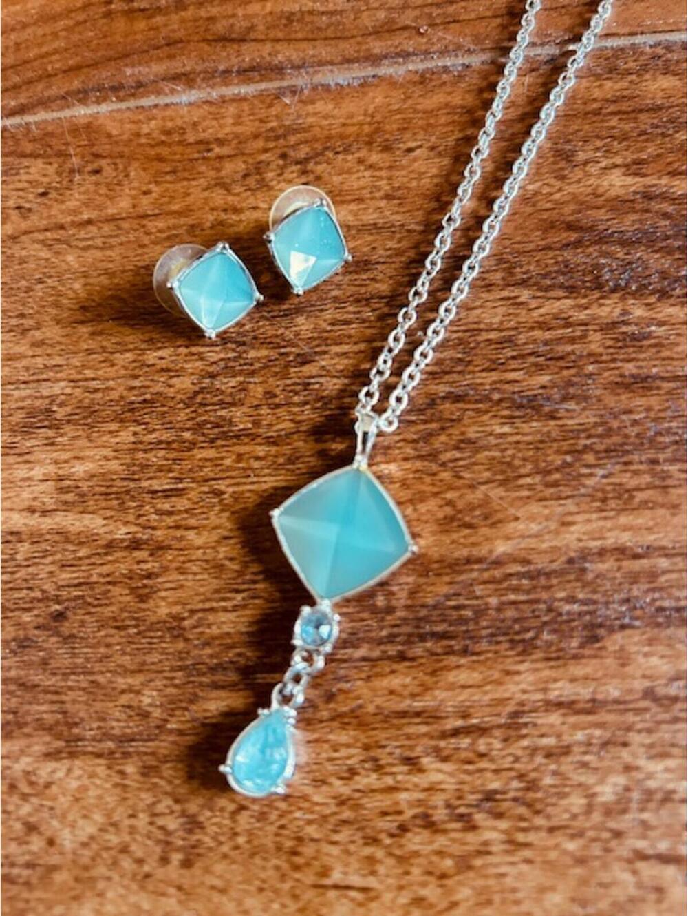 Turquoise Color Stone Pendant Necklace and Matching Stud Earrings Set